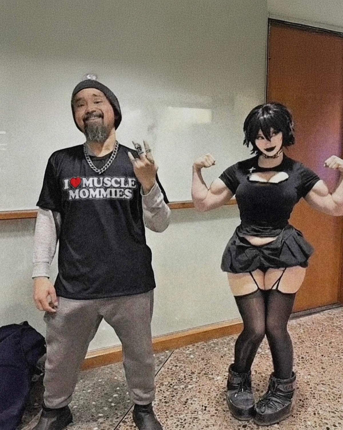 I Love Muscle Mommies T-Shirt